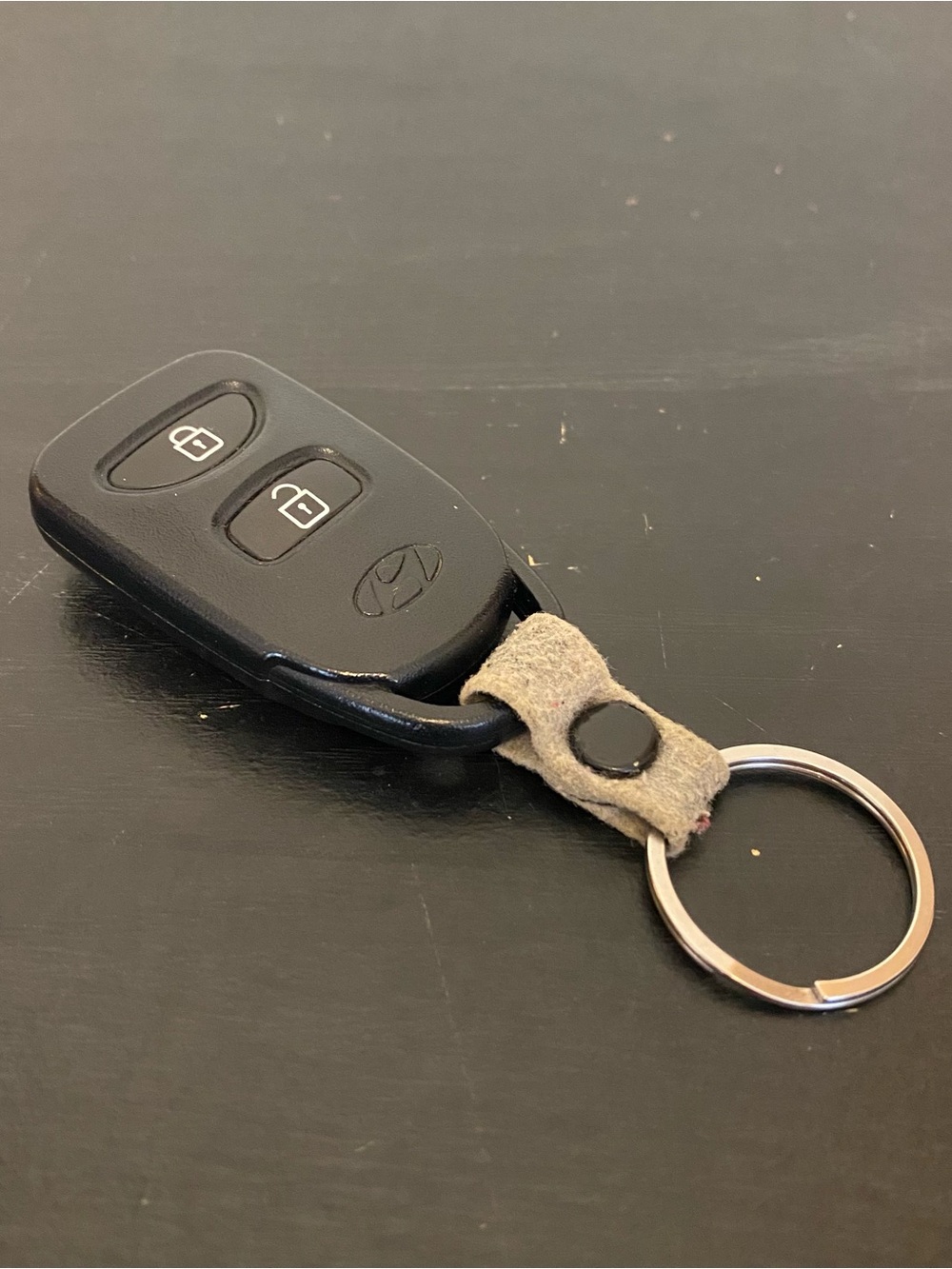 Hyundai Tucson Black Keyless Entry Remote Key Fob Genuine OEM Car Transmitter